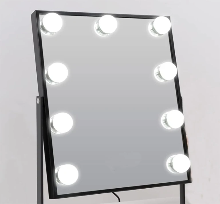 Referenzbild: DIY-Spiegelbeleuchtung für Bad oder Schminkplatz 3